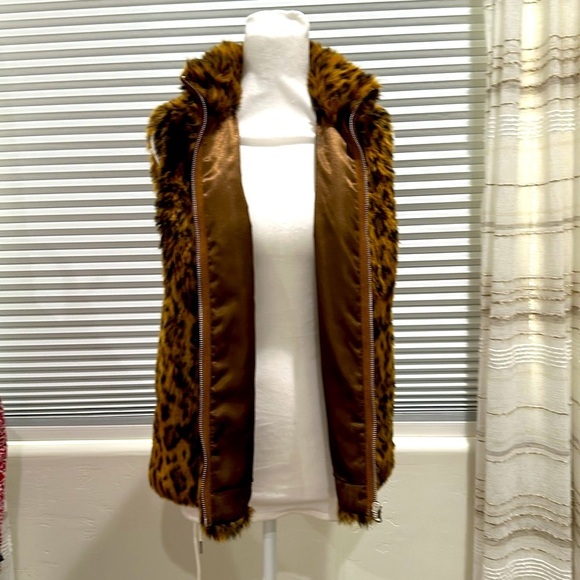 J. Crew Leopard Print Fuzzy Vest - Picture 6 of 14